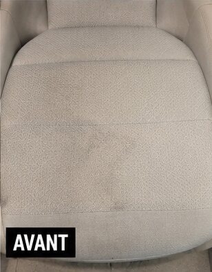 Siège de voiture avant nettoyage — sellerie tissu tachée