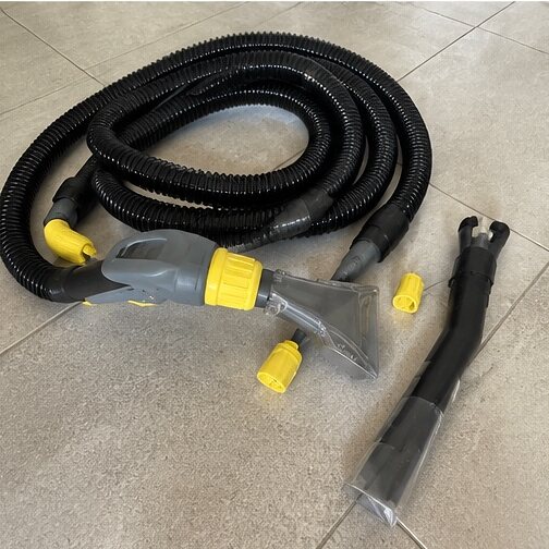 Accessoires et flexibles fournis avec le Kärcher Puzzi 10/1